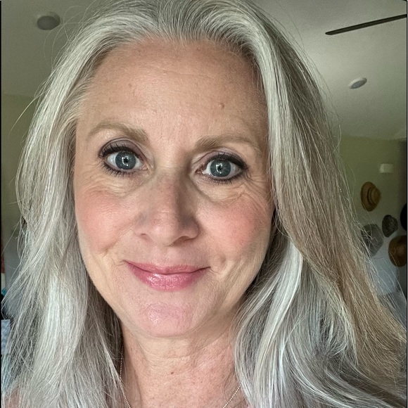 Meet your Posher, Heather - Picture 2 of 5